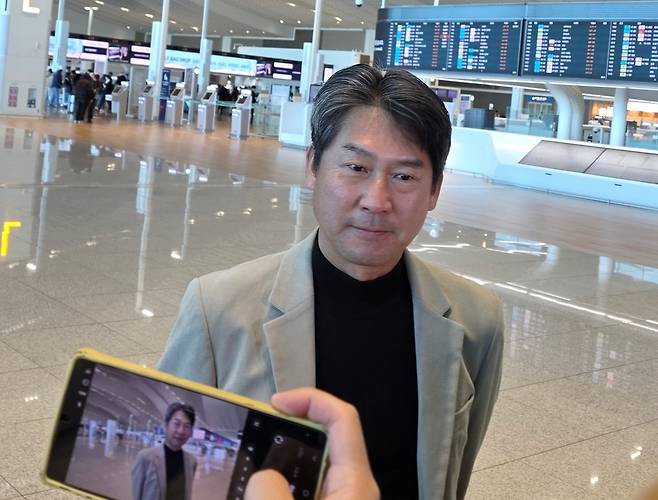 출국 전 인터뷰하는 설종진 키움 감독 [촬영= 김동찬]