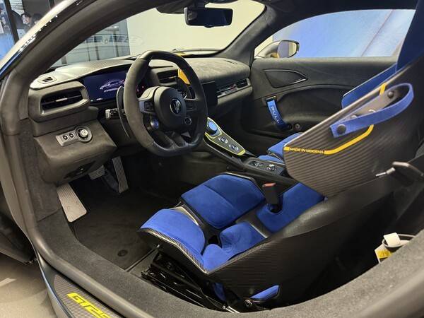 GT2 스트라달레(Stradale) 내부 인테리어. [출처= 조승열 기자]