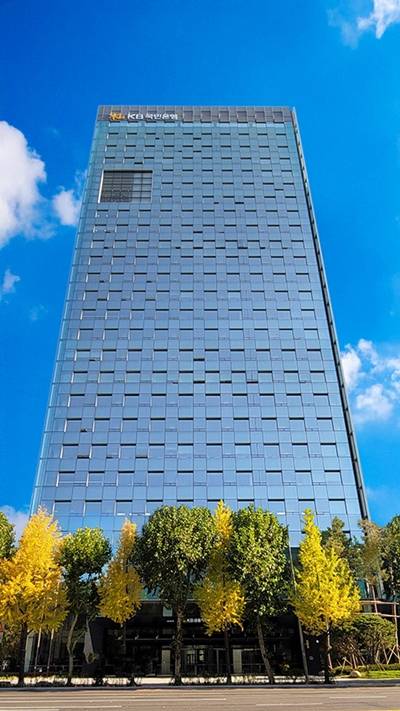 KB금융그룹은 지난 15일 자사주 861만주를 소각하고, 이달 말까지 한국거래소 변경상장을 완료할 방침이라고 23일 밝혔다.&nbsp; /&nbsp;KB금융