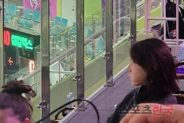 흥국생명 홈경기를 보러 온 김연경. ⓒ스포츠한국 김성수 기자