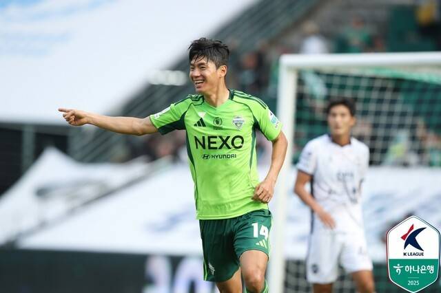 [오피셜] 韓축구 초대형 경사! 잉글랜드 챔피언십에 또 코리안리거 탄생... 전북 더블 이끈 '득점 2위' 전진우, 英 2부 옥스퍼드 이적