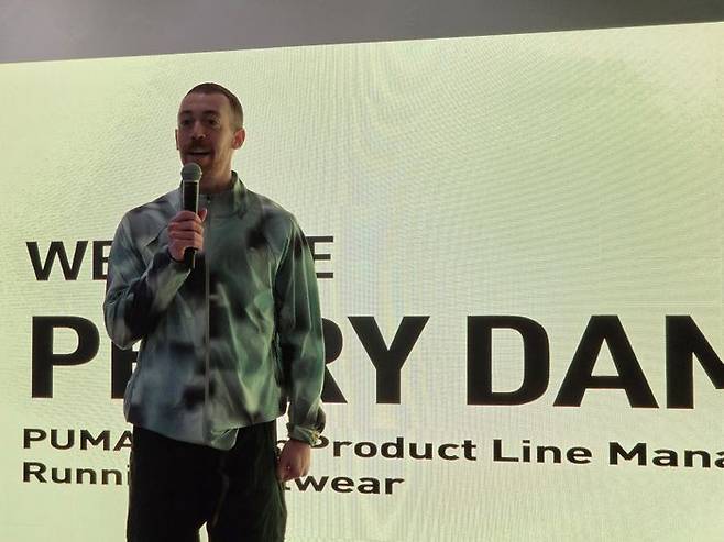 팝업스토어 운영에 앞서 23일 오전에는 미디어를 대상으로 한 사전 행사가 진행됐다. 행사에서는 푸마 글로벌 러닝 PLM(Product Line Manager) 데미언 페리(Damion Perry)가 참여해 '디나 4'의 기술적 진화에 대해 설명했다. ⓒ데일리안 남가희 기자