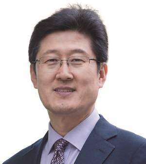 김인현 - 고려대 법학 전문대학원 명예교수·선장, 한국해양대 항해학, 고려대 법학 학·석·박사, 전 일본 산코기센 항해사·선장