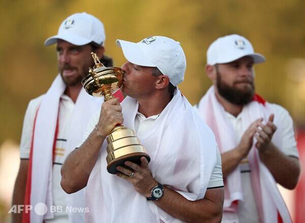 2026년 DP월드투어 히어로 두바이 데저트 클래식에 출전한 토미 플리트우드(잉글랜드), 로리 맥길로이(북아일랜드), 티럴 해턴(잉글랜드). 사진은 2025년 라이더컵 우승 때 모습이다. 사진제공=ⓒAFPBBNews = News1 (사진을 무단으로 사용하지 마십시오.)