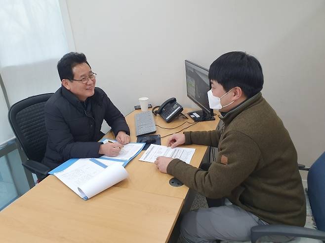 건축상담을 진행하고 있는 모습. 성동구 제공