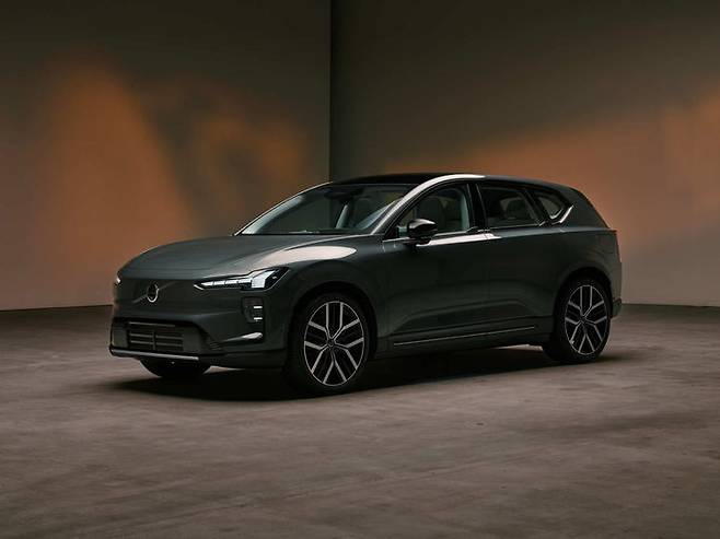 [서울=뉴시스] 볼보자동차가 21일(현지 시간) 스웨덴 스톡홀름에서 순수 전기 SUV Volvo EX60을 세계 최초로 공개했다. (사진=볼보자동차코리아 제공) 2026.01.22. photo@newsis.com *재판매 및 DB 금지