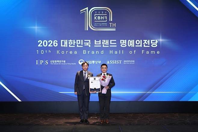 사진=사진 (좌) 서울여대 경영대학 허종호 교수 / (우) GS차지비 김정욱 대표