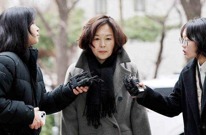 무소속(전 더불어민주당) 강선우 의원에게 '공천 헌금' 1억원을 전달한 혐의를 받는 김경 서울시의원이 피의자 신분으로 조사를 받기 위해 1월18일 서울경찰청 공공범죄수사대에 출석하면서 취재진 질문에 답변하고 있다. ⓒ연합뉴스