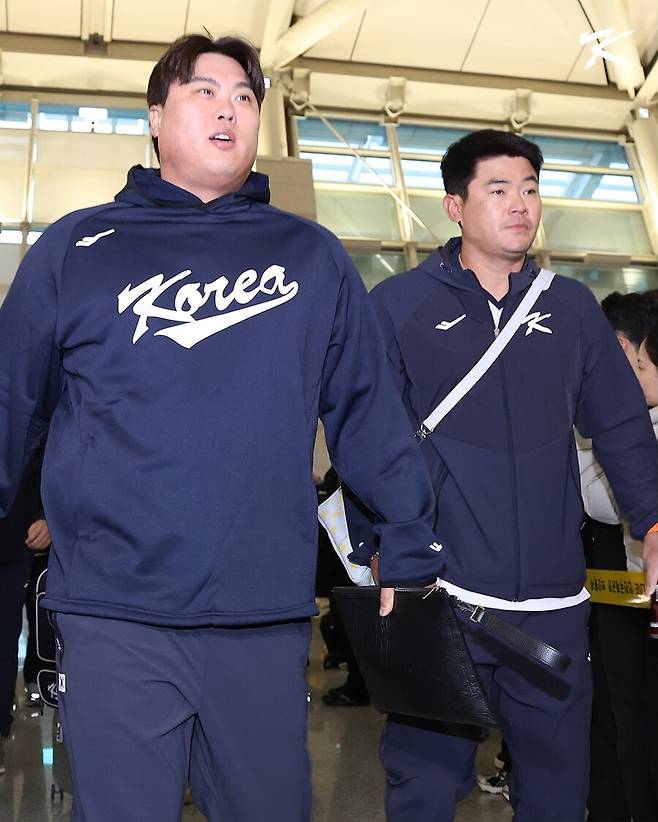 ▲ 왼쪽부터 류현진, 노경은 ⓒKBO SNS