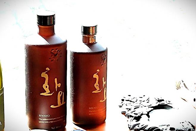 강병인 서예가가 작업한 '화요' (서울=연합뉴스) 이세영 기자 = 강병인 서예가가 제작한 '화요'. 2026.1.16. seva@yna.co.kr