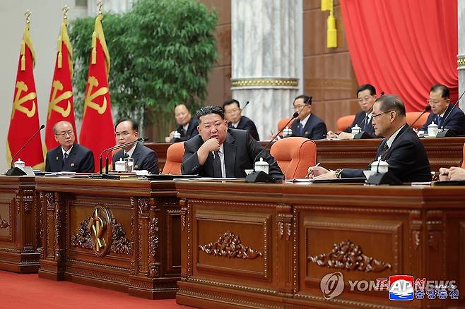 김정은, '당대회 준비' 전원회의서 중요결론…내용 공개 안돼