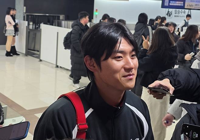 23일 출국 전 인터뷰하는 KIA 김도영 [촬영= 김동찬]