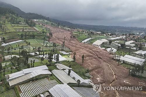 산사태 일어난 인니 서부 반둥.(연합뉴스)