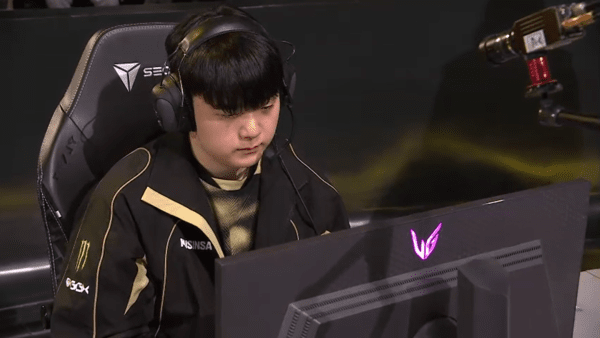 24일 서울 종로구 소재 LoL파크에서 열린 2026 LCK컵 그룹 배틀 2주 차 경기 젠지(GEN) 와 디플러스 기아(DK) 1세트 경기에서 젠지(GEN)가 1승을 쟁취했다. /사진=네이버 치지직 라이브 영상 캡처