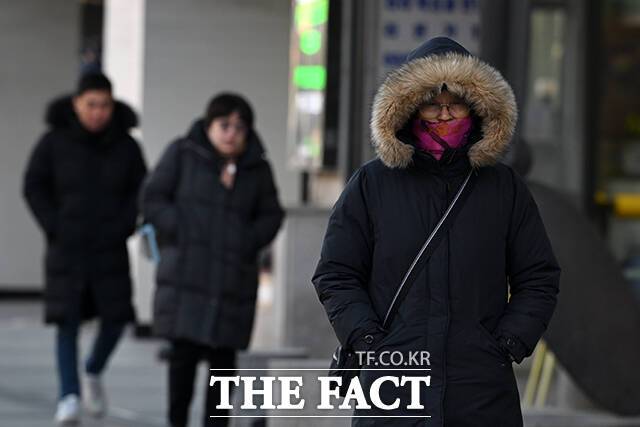 기상청에 따르면 24일 아침 최저기온은 영하 17도~0도, 낮 최고기온은 영하 5도~6도로 평년보다 낮겠다. /서예원 기자