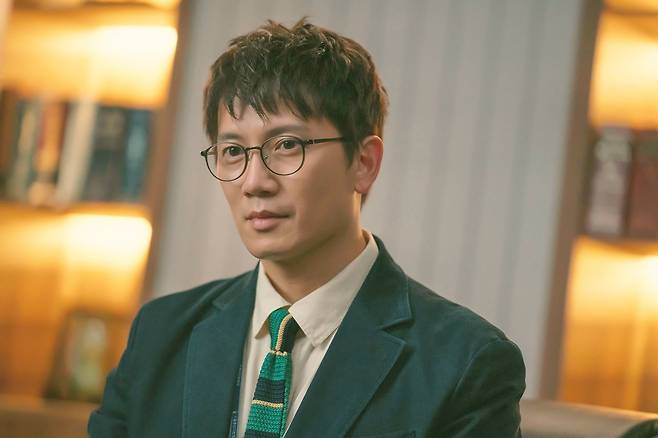 지성 vs 박희순 살벌한 눈치 싸움…‘판사 이한영’ 1~8회 몰아보기 파격 편성