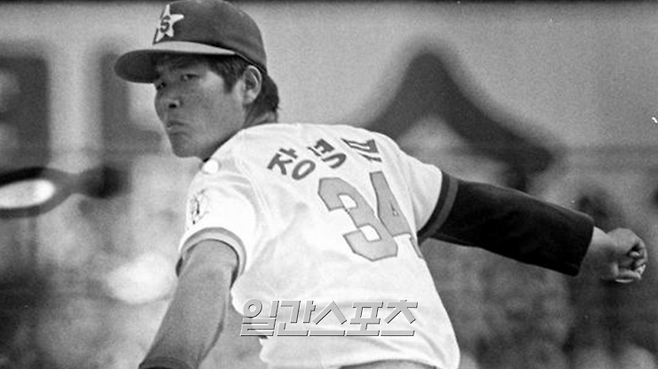 삼미 슈퍼스타즈에서 한 시즌 30승 기록을 올렸던 '너구리' 장명부. [사진 일간스포츠]