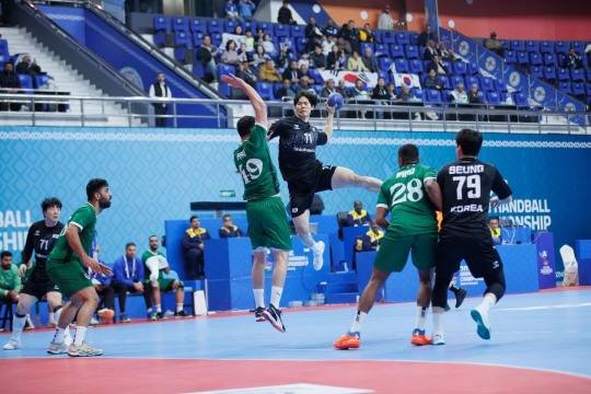 한국과 이라크의 경기 모습. 사진[연합뉴스]