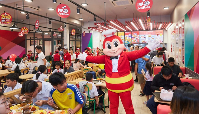 필리핀 시내에 위치한 졸리비 매장. 자료=졸리비