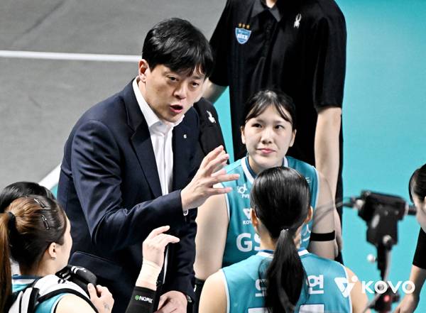 이영택 GS칼텍스 감독은 순위 싸움을 벌이는 팀과 경기가 중요함을 강조했다. 사진 제공= KOVO