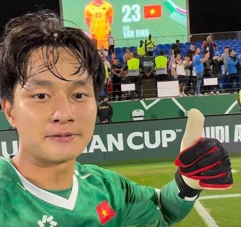 이운재 코치 지도 받은 베트남 GK, 한국전 승리 이끌었다…세이브 10개, 승부차기 PK 선방