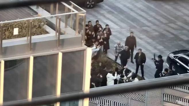 중국 상하이 엔비디아 사무실을 찾은 젠슨 황 엔비디아 CEO (사진=텅쉰커지, 연합뉴스)