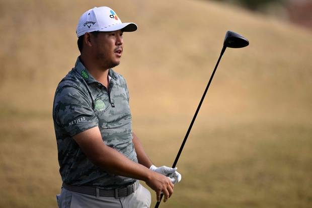 티샷 후 공을 바라보고 있는 김시우. 사진 제공=AFP연합뉴스