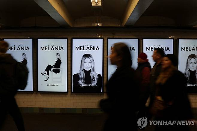 개봉 앞둔 영화 '멜라니아' 포스터들 [로이터=연합뉴스. 재판매 및 DB금지]