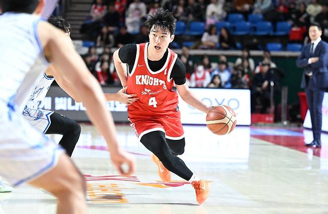 돌파하는 김낙현 [KBL 제공. 재판매 및 DB 금지]