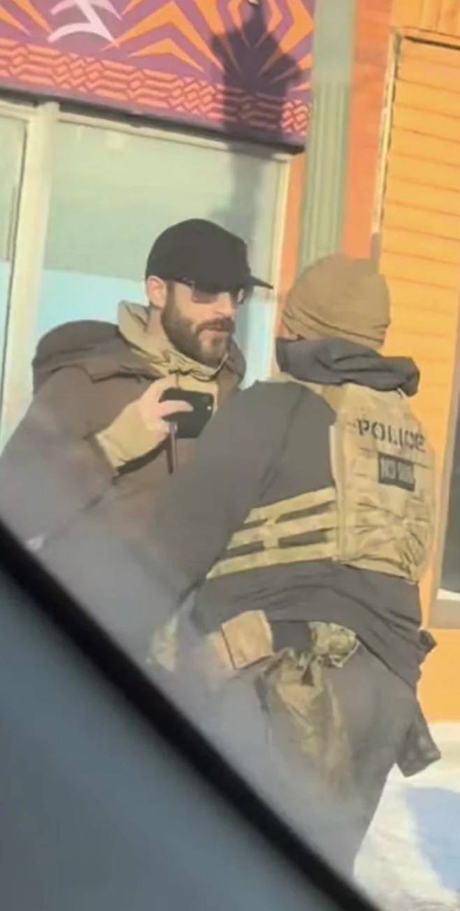 미국 미네소타주 미니애폴리스에서 연방 국경순찰대 요원의 총에 맞아 숨진 알렉스 제프리 프레티(왼쪽)
X 캡처