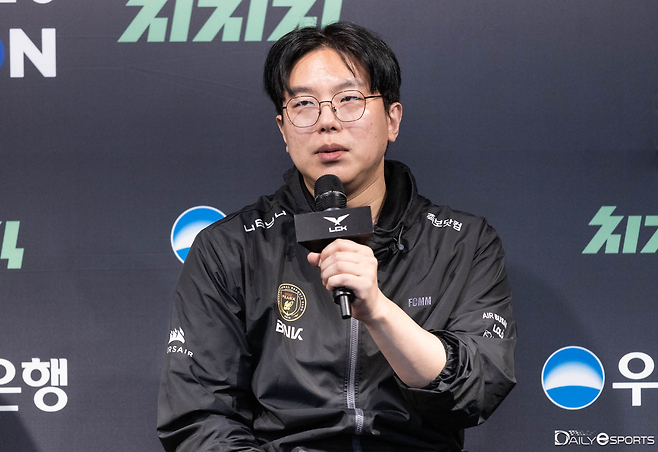 BNK 피어엑스 박준석 감독