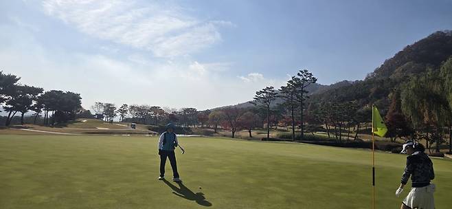 [이종현의 감성, 골프美학] 골프가 사치이고 해악을 끼친다면 금지시켜야 한다