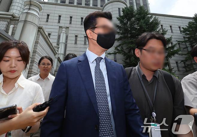 윤석열 전 대통령의 부인 김건희 여사에게 청탁할 목적으로 명품 가방과 목걸이를 전달한 혐의를 받는 윤영호 전 통일교 세계본부장. 2025.7.30/뉴스1 ⓒ News1 장수영 기자