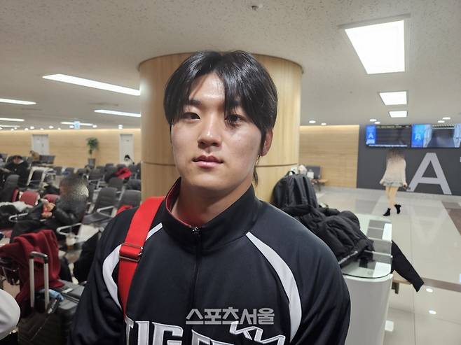 KIA 김도영이 23일 김포국제공항에서 2026 스프링캠프 출발에 앞서 인터뷰에 응했다. 김포국제공항 | 김동영 기자 raining99@sportsseoul.com