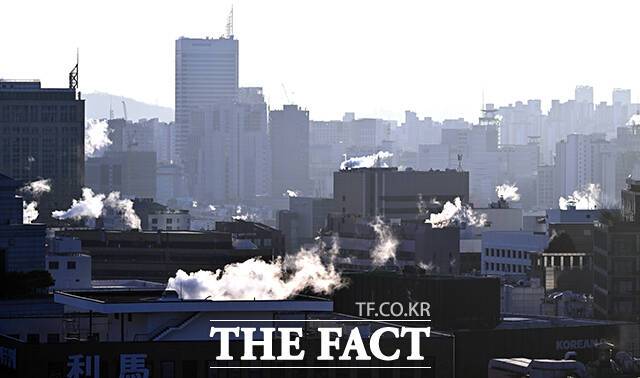 여신금융협회에 따르면 지난해 12월 말 기준 국내 법인카드 승인 잔액은 87조8365억원으로, 전년 동기 대비 3조7345억원(4.44%) 증가했다. /임영무 기자