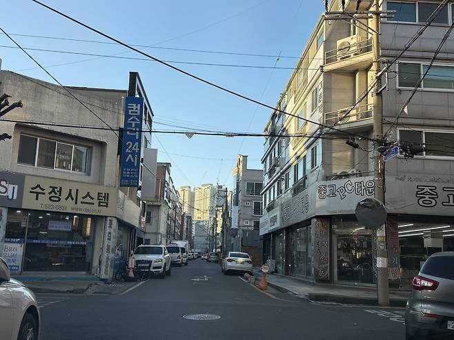 손님이 없어 한적한 모습의 대전 서구 용문동의 컴퓨터단지. 이다온 기자