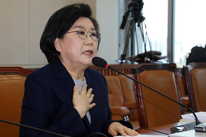 이혜훈 기획예산처 장관 후보자가 23일 오전 서울 여의도 국회 재정경제기획위원회 전체회의에서 열린 인사청문회에서 의원 질의에 답변하고 있다. 사진공동취재