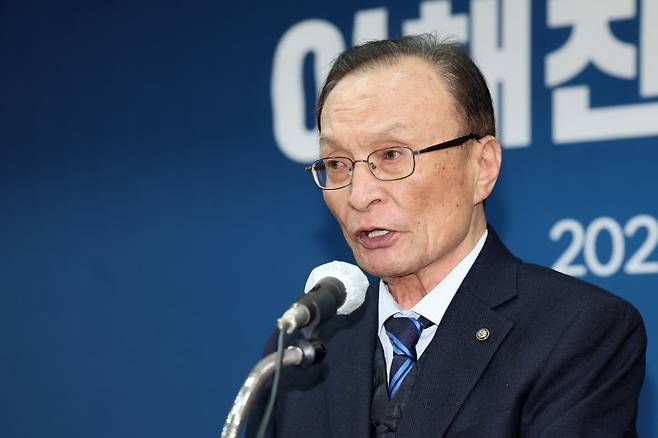 이해찬 민주평화통일자문회의 수석부의장이 25일 별세했다. 사진은 고인이 지난해 11월 3일 오전 서울 중구 민주평통사무처에서 열린 취임식에서 취임사를 하는 모습. 뉴시스