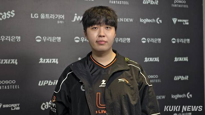 ‘카나비’ 서진혁이 24일 오후 5시 서울 종로구 치지직 롤파크 LCK 아레나에서 열린 ‘2026 LCK컵’ 그룹 배틀 DN 수퍼스와 경기가 끝난 뒤 쿠키뉴스와 인터뷰하고 있다. 김영건 기자