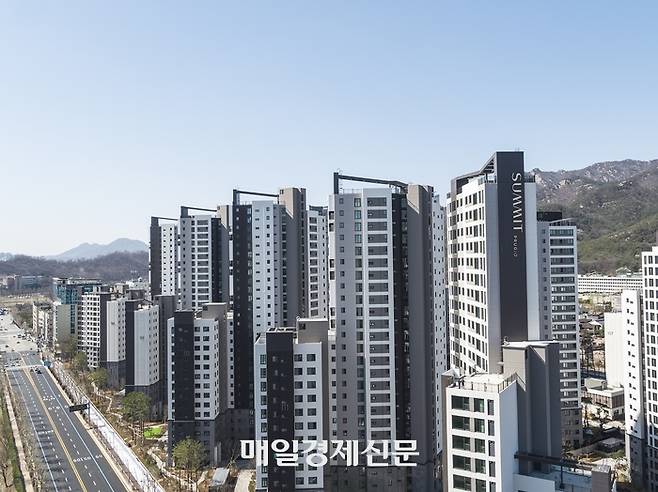 경기 과천시 중앙동 과천푸르지오써밋 전경. [매경DB]