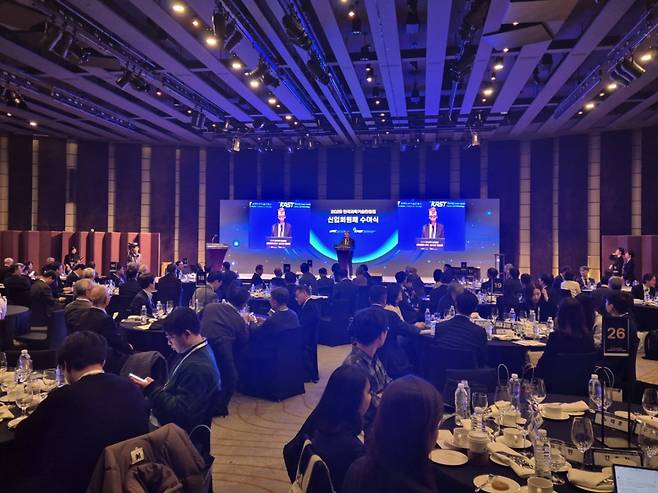 22일 오후 서울 웨스틴조선 호텔에서 열린 한국과학기술한림원(한림원) 2026년 신년 S&T(과학기술) 융합 포럼 및 신입회원패 수여식 현장 /사진=박건희 기자