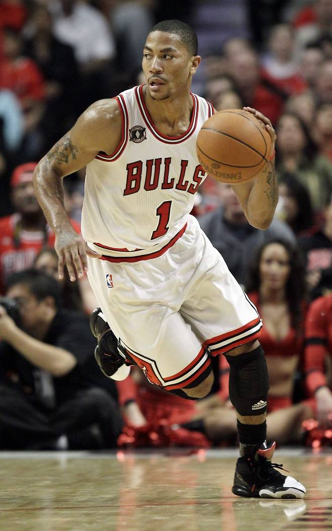 시카고가 25일(한국시간) 유나이티드 센터에서 데릭 로즈의 영구결번식을 열었다. AP뉴시스