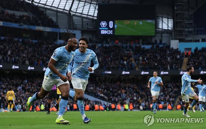 추가골 넣고 기뻐하는 세메뇨(왼쪽)와 선제골 주인공 마르무시 [EPA=연합뉴스]