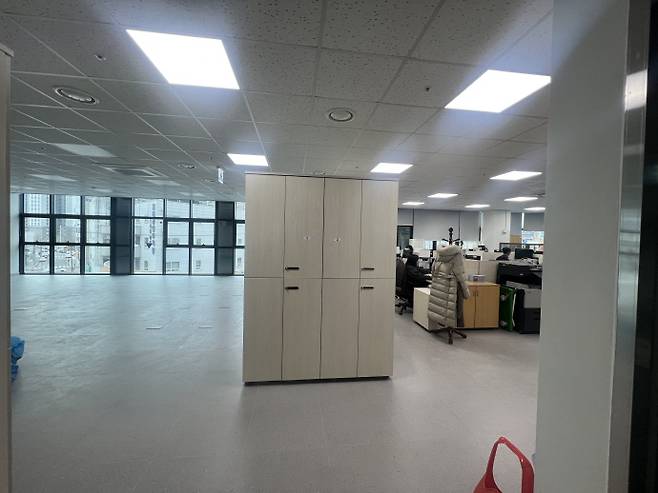 광주광역시 북구는 신청사 건립을 마무리하고 26일부터 5개국 17부서가 신청사에서 업무를 시작한다. 사진은 신청사 내부. /박건우 기자