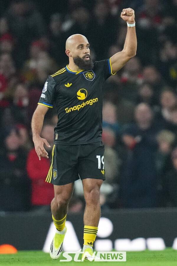 캐릭호 맨유, 맨시티 이어 아스널까지 삼켰다…환상골 행진으로 3-2 승리