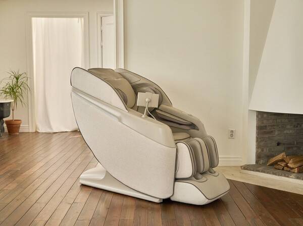 코지마가 민족 대명절 설을 앞두고 우수한 디자인과 성능을 갖춘 실속형 안마의자 신제품 '소프라'를 네이버 플러스 스토어에서 단독 출시한다.(코지마 안마의자_소프라). /사진=코지마