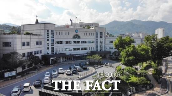 경기 가평군청사 전경. /가평군