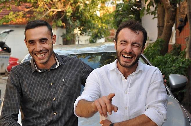 친구들과의 유대 관계는 스트레스를 관리하는 데 큰 도움이 된다. 픽사베이