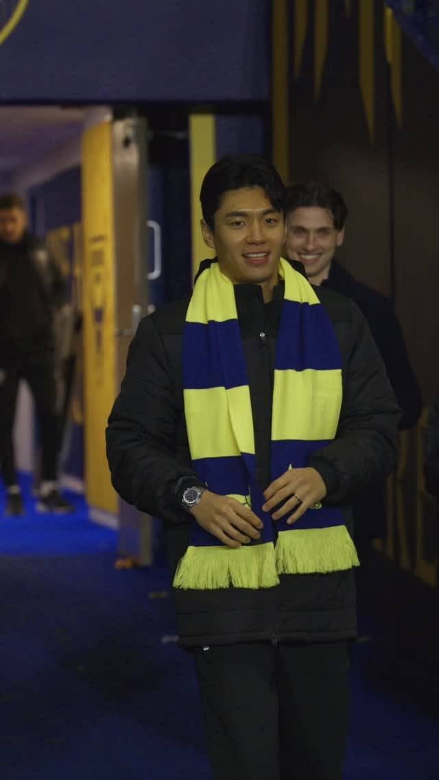 21일 카삼 스타디움에서 열린 QPR과의 홈경기 중 그라운드에 입장하는 전진우의 모습. 사진=옥스퍼드 SNS