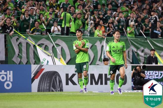 전진우의 득점 세리머니. 사진=프로축구연맹